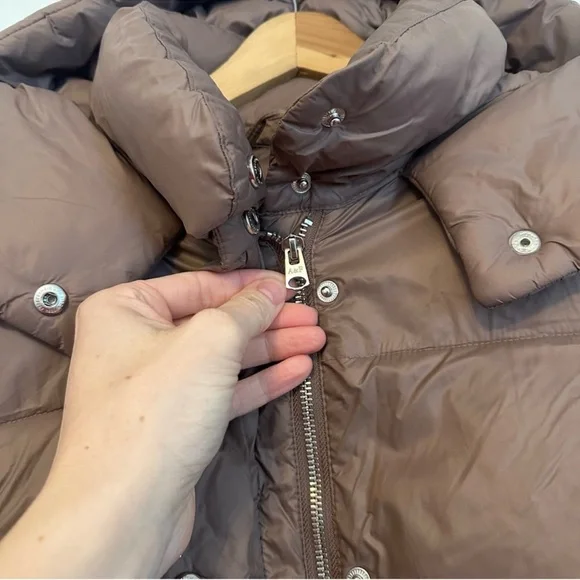 ⭐️EUC⭐️ABERCROMBIE AND FITCH puffer jacket - Picture 3 of 4